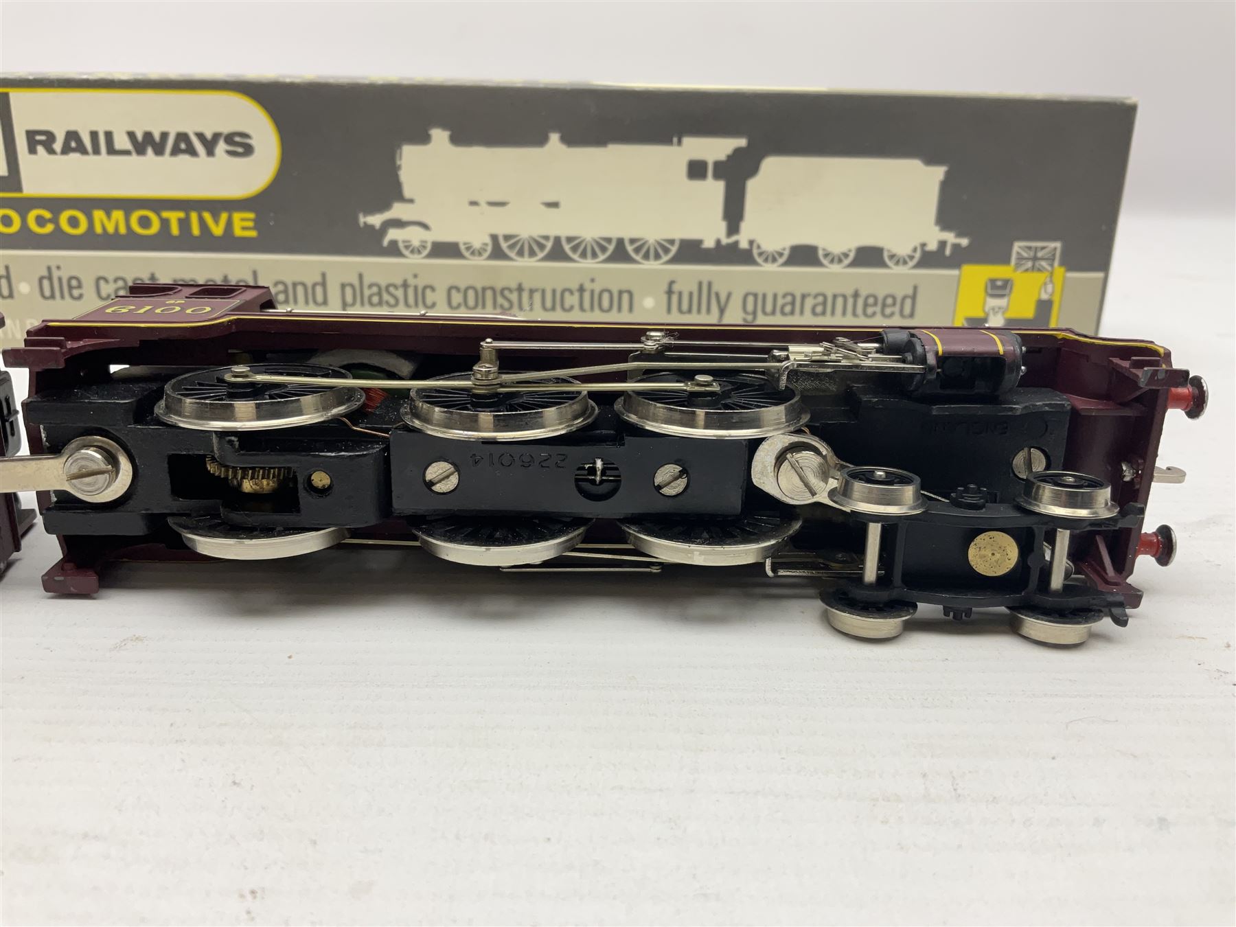 Wrenn '00' gauge - Class 6P (Royal Scot) 4-6-0 locomotive 'Royal Scot' No.6100 in LMS Maroon; smoke deflectors present but not fitted; boxed with instructions.
