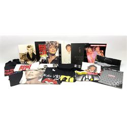 Pop Tour memorabilia - Rolling Stones European Tour 1982 programme and T-shirt; Rolling Stones Voodoo Lounge 1994/5 programme, two T-shirts and carry bag; Rocky Horror Big 30 Pearl Anniversary Tour programme with two T-shirts; Rod Stewart Spanner in the Works programme and T-shirt; Tina Turner Wildest Dreams World Tour 1996 programme and T-shirt; David Essex Back to Back Tour 1994 programme and T-shirt; Bee Gees One Night Only programme and T-shirt; and Suzi Quattro Greatest and Latest T-shirt; predominantly XL size