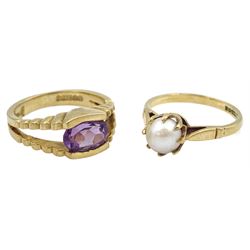 Gold single stone amethyst ring and a single stone pearl ring, both hallmarked 9ct