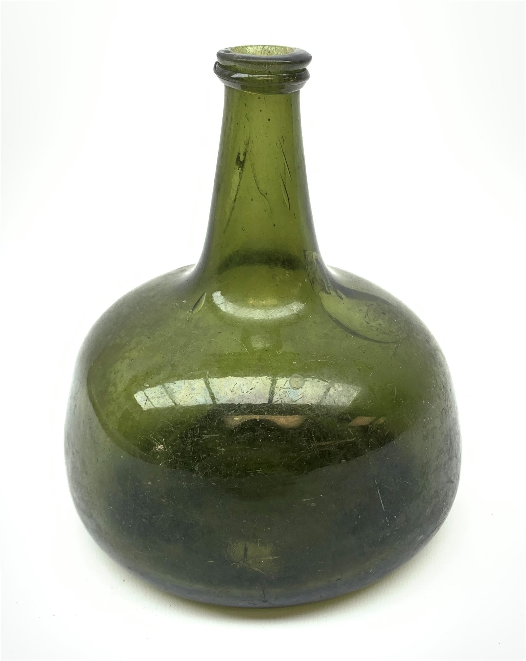 18th century onion shaped green glass wine bottle, H16cm