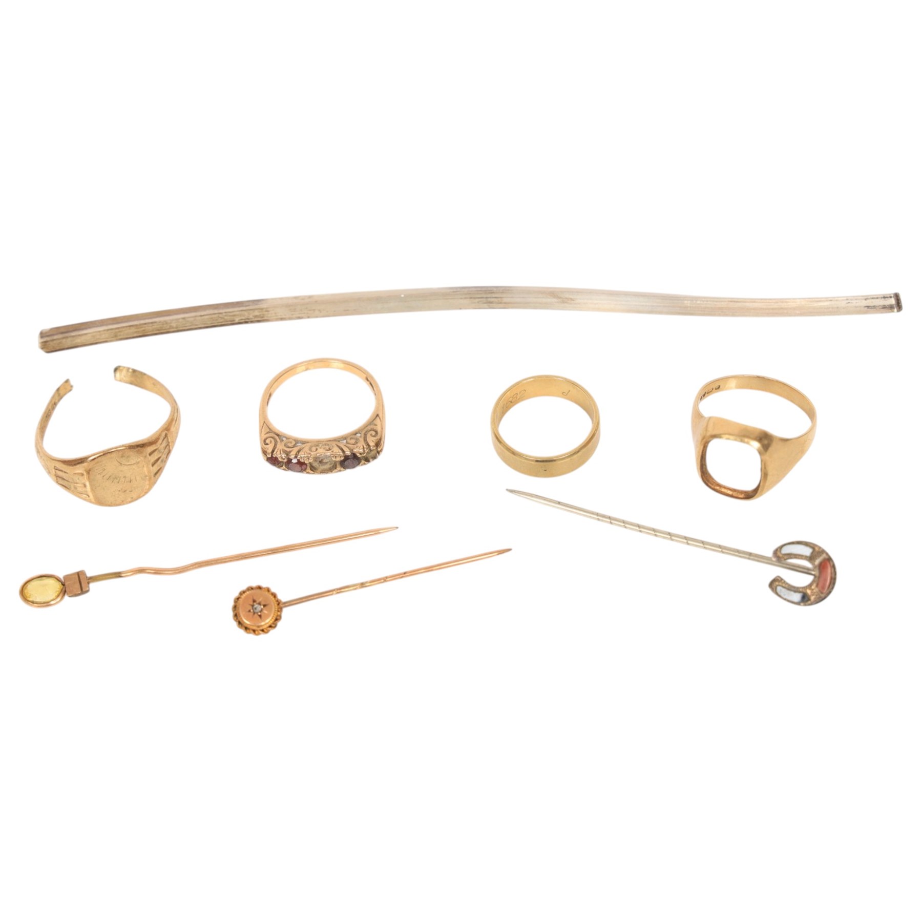 9ct gold rings, including wedding band, two shanks and a stone set ring, together with two 9ct gold stone set stick pins, silver horseshoe stick pin and a piece of silver solder