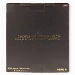 Code 3 Collectibles Star Wars Republic Gunship 1:80 scale diecast replica, on display plinth with acrylic case, boxed, case H26cm, W40cm