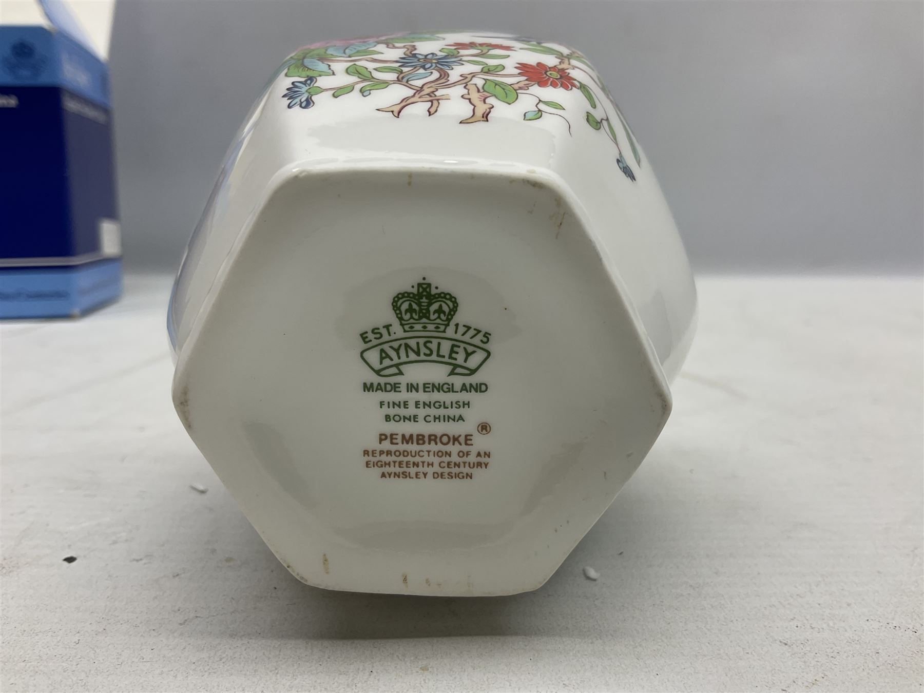 Mats Jonasson of Sweden glass Otter paperweight, Capredoni by Dartington Crystal Crysanthemum paperweight, boxed British Fossils agate geode, silver plated wine bottle coaster and Aynsley vase, etc, all boxed