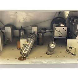 Late 1960s Hallicrafters SX-130 amateur communications receiver, in grey case, W49cm D25cm H20cm