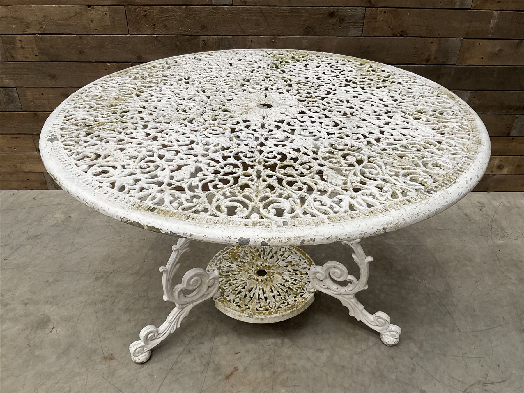 Victorian design cast aluminium circular garden table (D109cm, H72cm) and six armchairs 