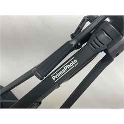 Collection of cameras, including Nikon F401 AF camera body, serial no 2111407, with Sigma Zoom Master 1:3.5-4.5 f=35-70mm lens, Fujifilm camera body etc 