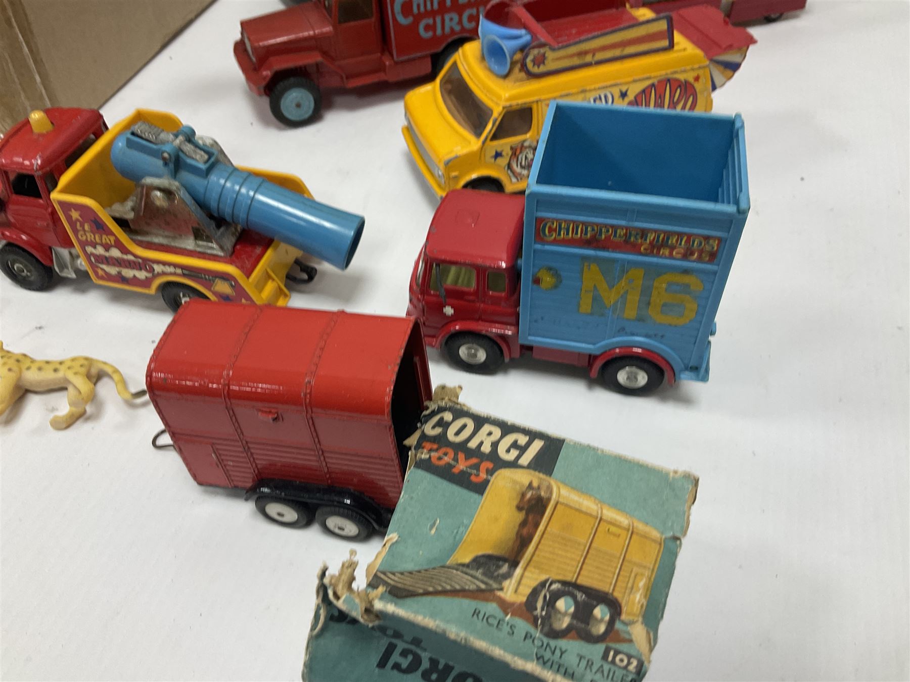 Corgi - small collection of unboxed and playworn Chipperfield's Circus vehicles; and a quantity of die-cast buses by various makers including Dinky, , Corgi, Lledo, Rio etc; some boxed