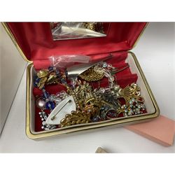 Silver brooches and a collection of costume jewellery, including beaded necklaces, brooches, cufflinks, Seiko Quartz wristwatch etc 