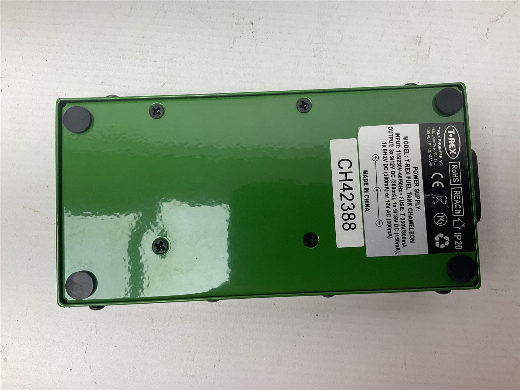 T-Rex Effect Fuel Tank Chameleon pedal power bank, with associated cables, boxed, 