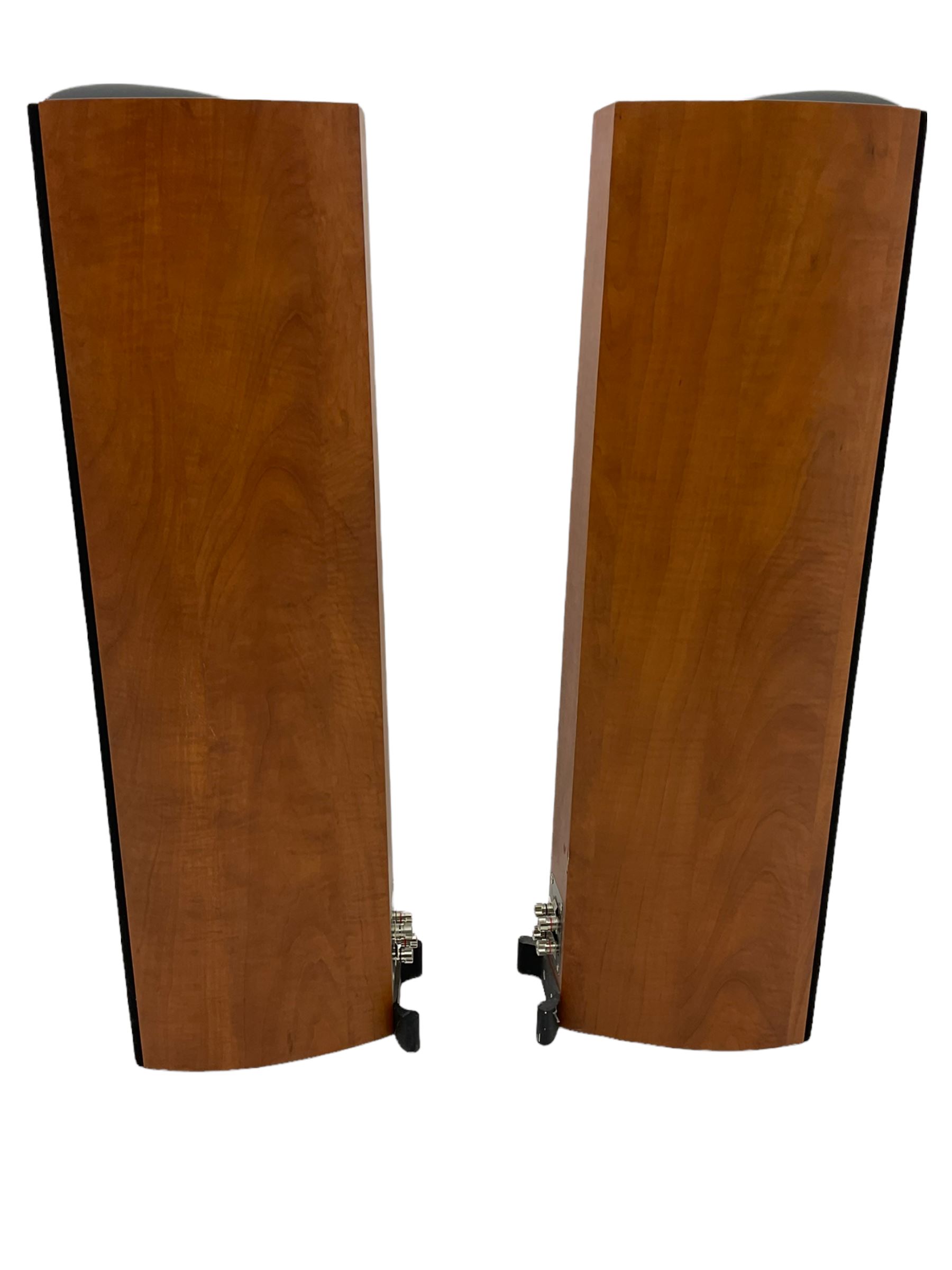 Pair of KEF Q4 Series floor speakers No. 1844576/556G