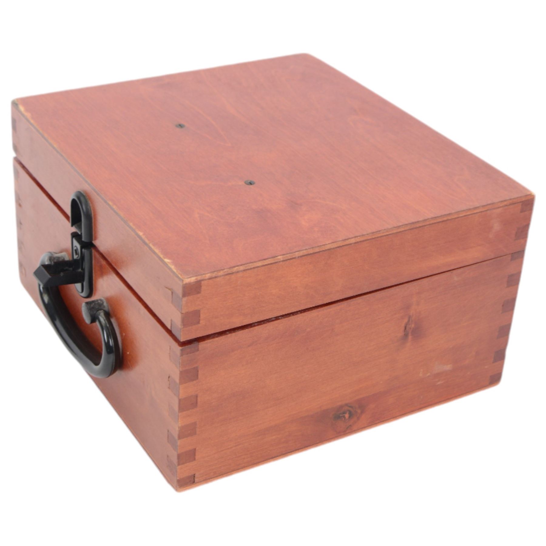 Freiberger Prazisionsmechanik yacht sextant, serial no.128736, with painted white framework, contained within fitted wooden case with instruction manual and service certificate dated 1982