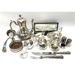 A silver pepper mill, hallmarked Joseph Gloster Ltd, Birmingham 1971, together with a group of silver plate, to include coffee pot, coaster, two sauce boats, two cream jugs, twin handled open sucrier, etc. 