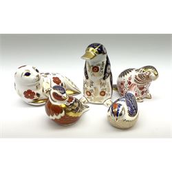 Five Royal Crown Derby paperweights, com