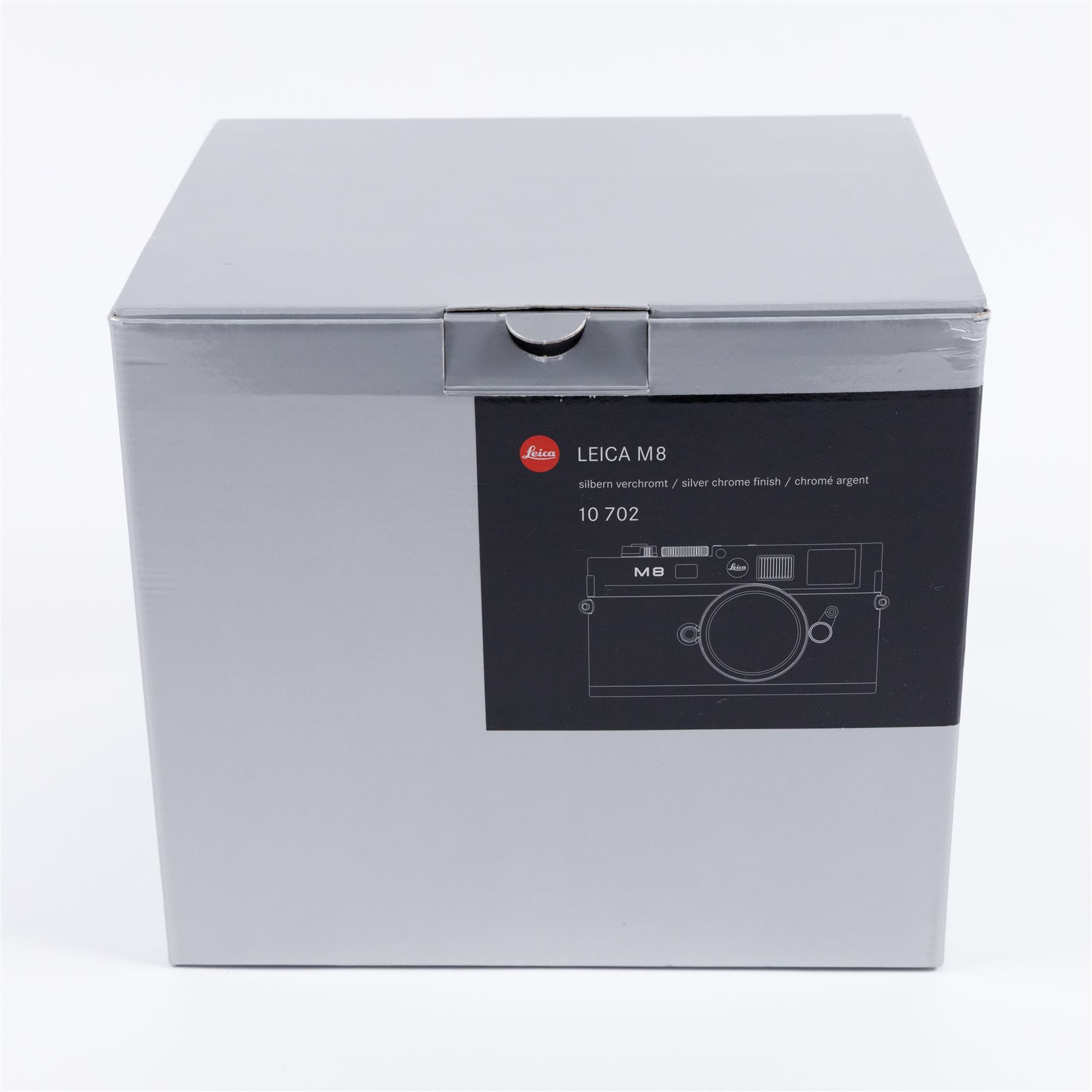 Leica M8 digital rangefinder camera body, with chrome finish, serial number 3196518, circa 2007, in original inner and outer boxes with charger and instructions 