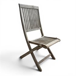 Teak garden table and 6 folding chairs in a grey finish