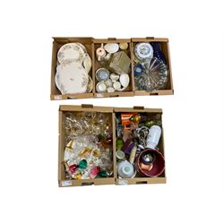 Collection of ceramics including Wedgwood Lichfield pattern dinnerwares, jardiniere covered dish etc, in five boxes 