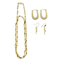 9ct gold jewellery, to include twist design herring bone link necklace, pair of textured hoop earrings and a pair of Italian horn pendant earrings