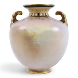 Crown Devon twin-handled ovoid vase, in Pheasants pattern no. 0670, H12cm