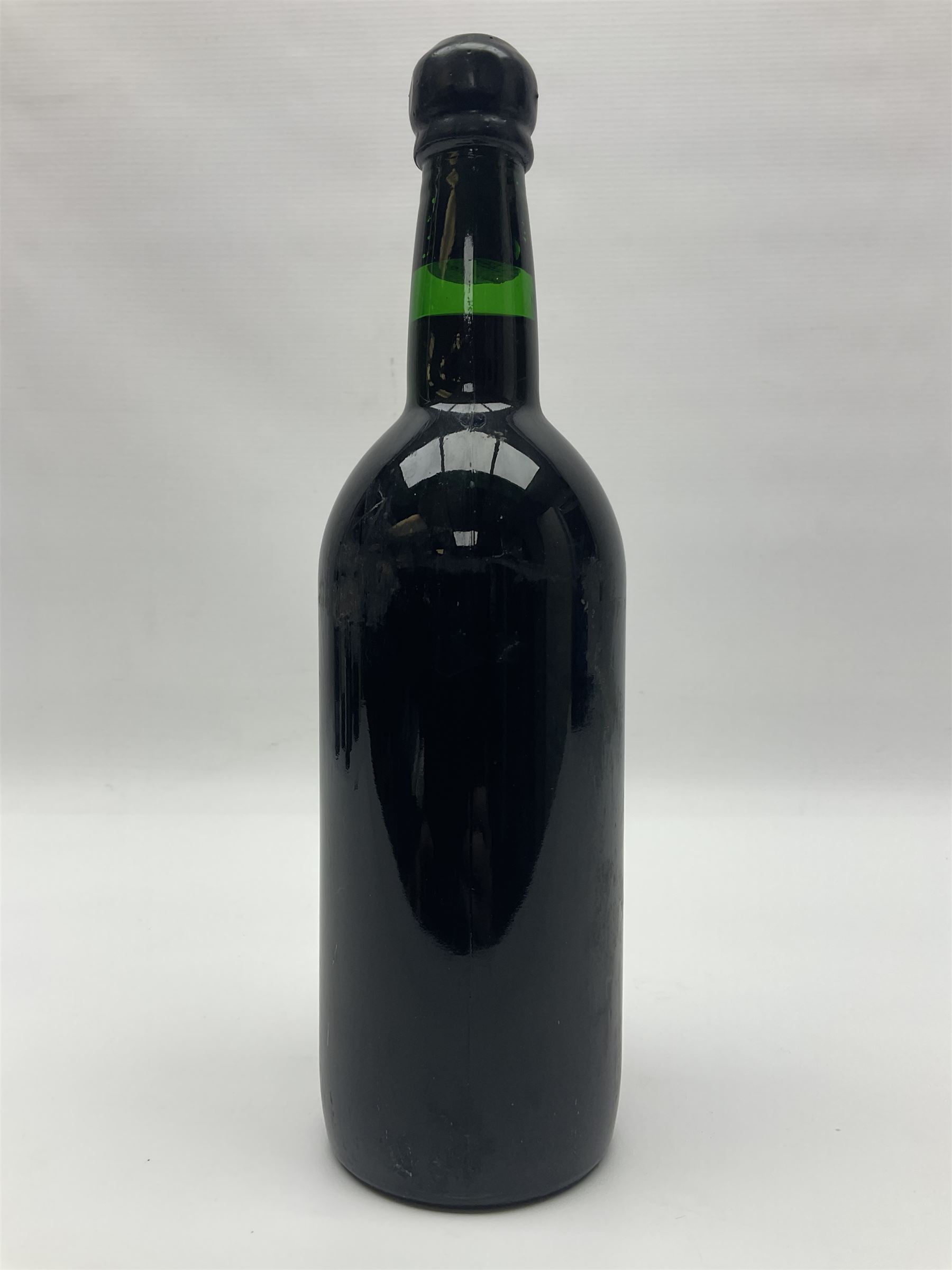 Quinta Do Noval, 1970 vintage port, unknown contents and proof 