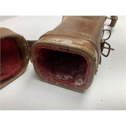 Leather leg-of-mutton shotgun case to accommodate 66cm (26