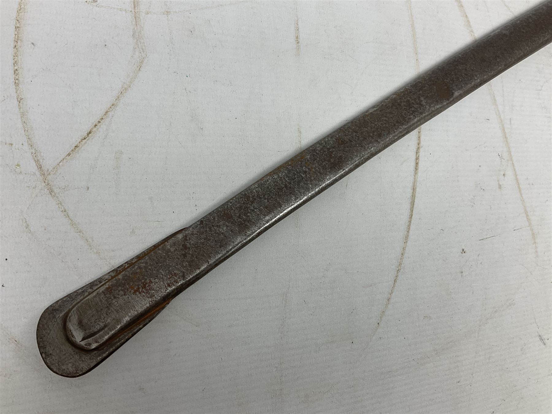 Japanese Model 1899 Type 32 'Otsu' pattern army sword, with 76.5cm single edged, slightly curved blade with narrow fuller, numbered 73684 to the ricasso;  steel hilt with chequered backstrap and grip ears with wooden chequered grip and locking action;  in steel scabbard with single hanging ring L93cm overall