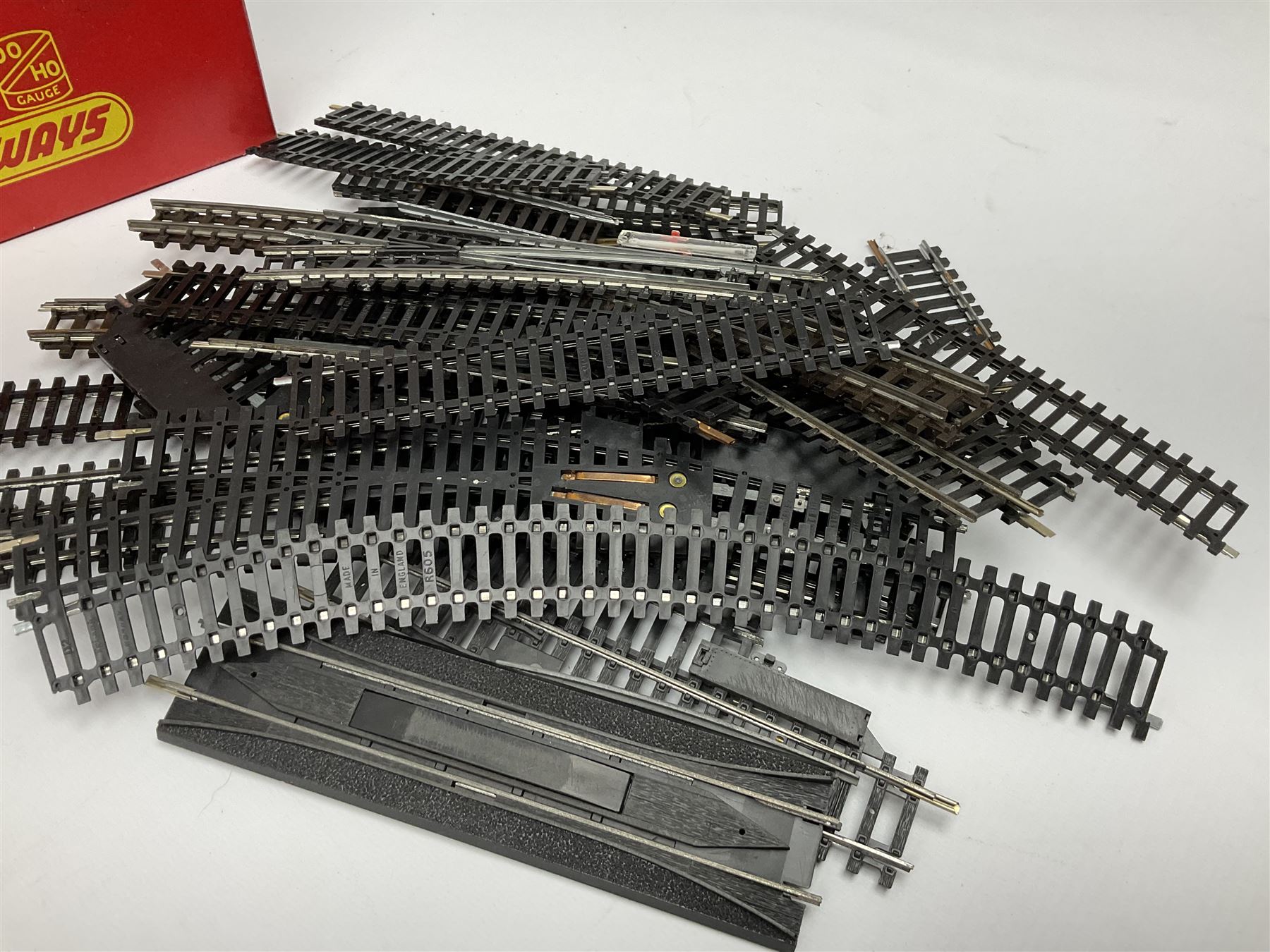 '00' gauge - Hornby Freightmaster train set with Class 31 A1A-A1A diesel locomotive No.D5572; Tri-ang RS24 train set (lacking locomotive); both boxed; three unboxed locomotives (one for spares or repair); four wagons; and quantity of track