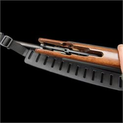 Gamo Maxima .22 break barrel air rifle, serial no 04-183689-04, with Gamo sight, in gun sleeve, L121cm