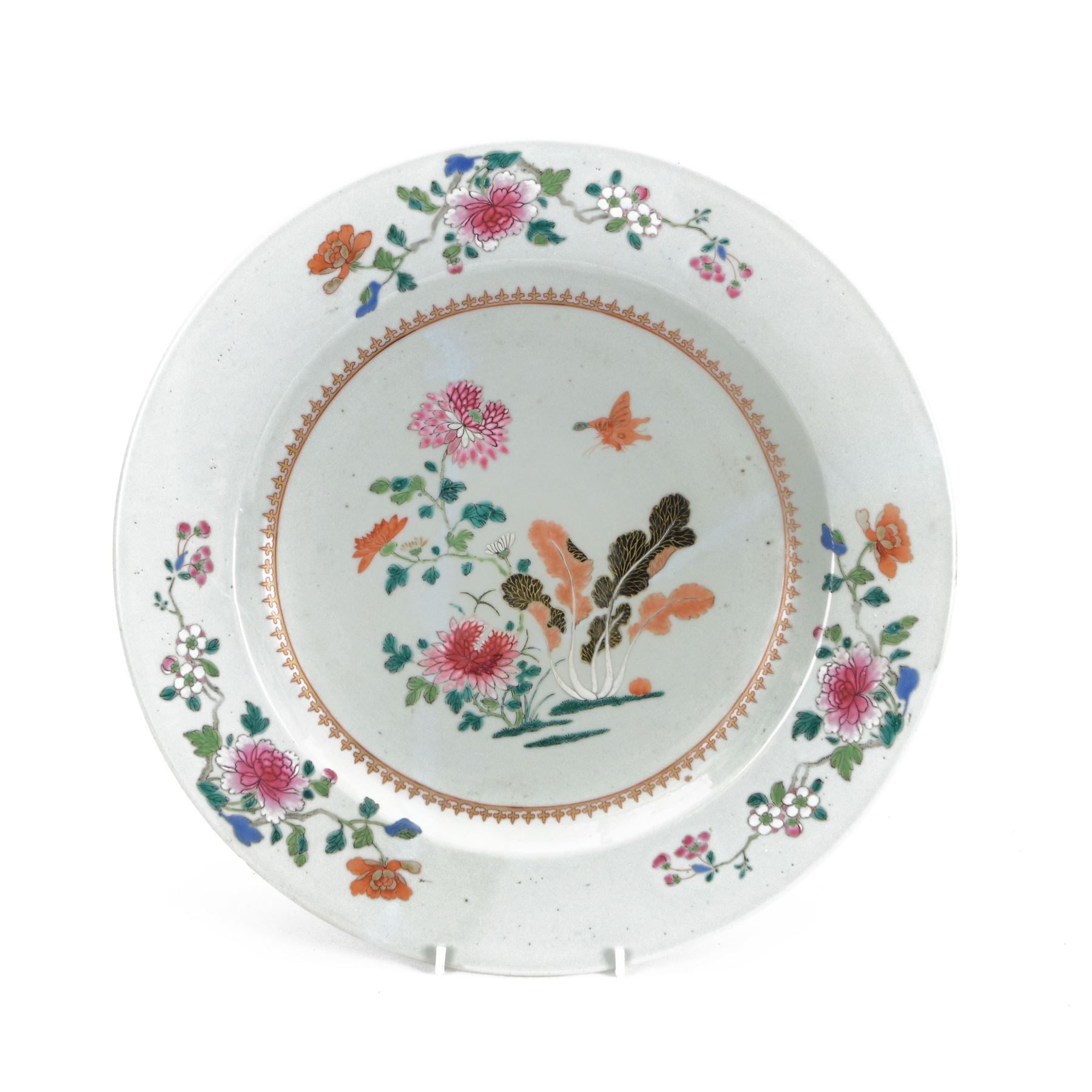 18th century Chinese famille rose charger, the centre decorated with floral display, within floral sprig rims and gilt borders, D39cm