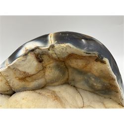 Large agate crystal geode cluster, in blue, brown and cream tones, H18cm