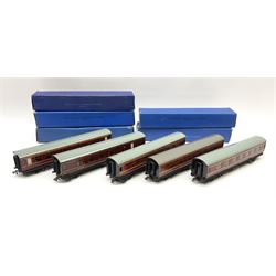 Hornby Dublo - five D3 LMS corridor coaches comprising four First/Third and one Brake/Third; all in light/medium blue boxes (5)