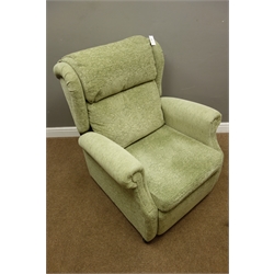  Manual reclining armchair upholstered in green  
