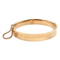 Early 20th century 9ct rose gold hinged bangle approx, Chester 1913, approx 10.7gm