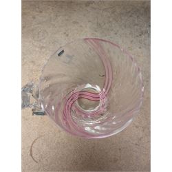 Durand glass figure of a cat and a Caithness vase with pink twist, vase H14cm