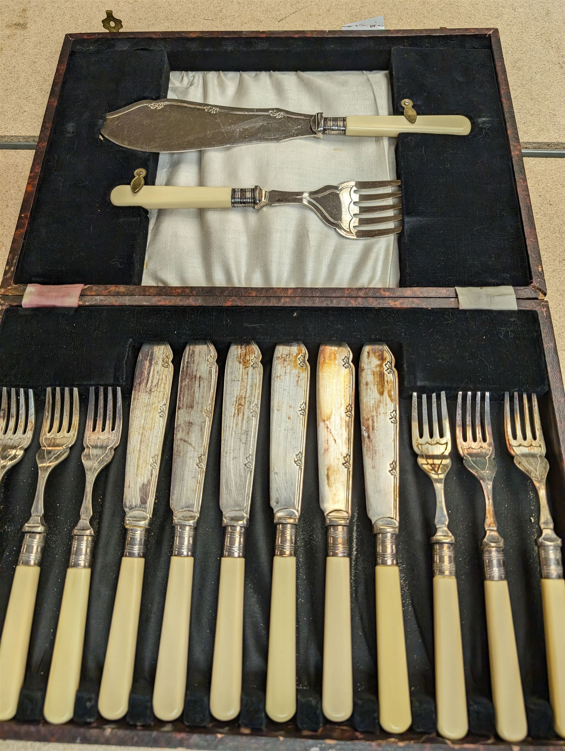 Orrefors glass vase, Walker & Hall silver plated flatware, together with three modern metal wine bottle stoppers, set of six Krysta glasses and other glassware and metal ware, in two boxes