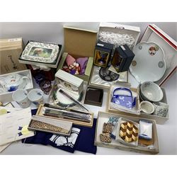 A collection of modern Japanese ceramics, glass and collectables, to include teapots, tea bowls, beakers, small dishes, pair of drinking glasses, lacquered box, flashed and cut glass bowl, Noritake mantel clock, etc., mostly boxed. 