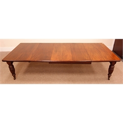  Large Edwardian walnut extending dining table, three leaves, moulded top, turned supports on castors, W137cm, H75cm, D331cm (maximum measurement)  