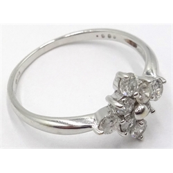  18ct white gold diamond cluster ring, diamonds approx 0.5 carat  