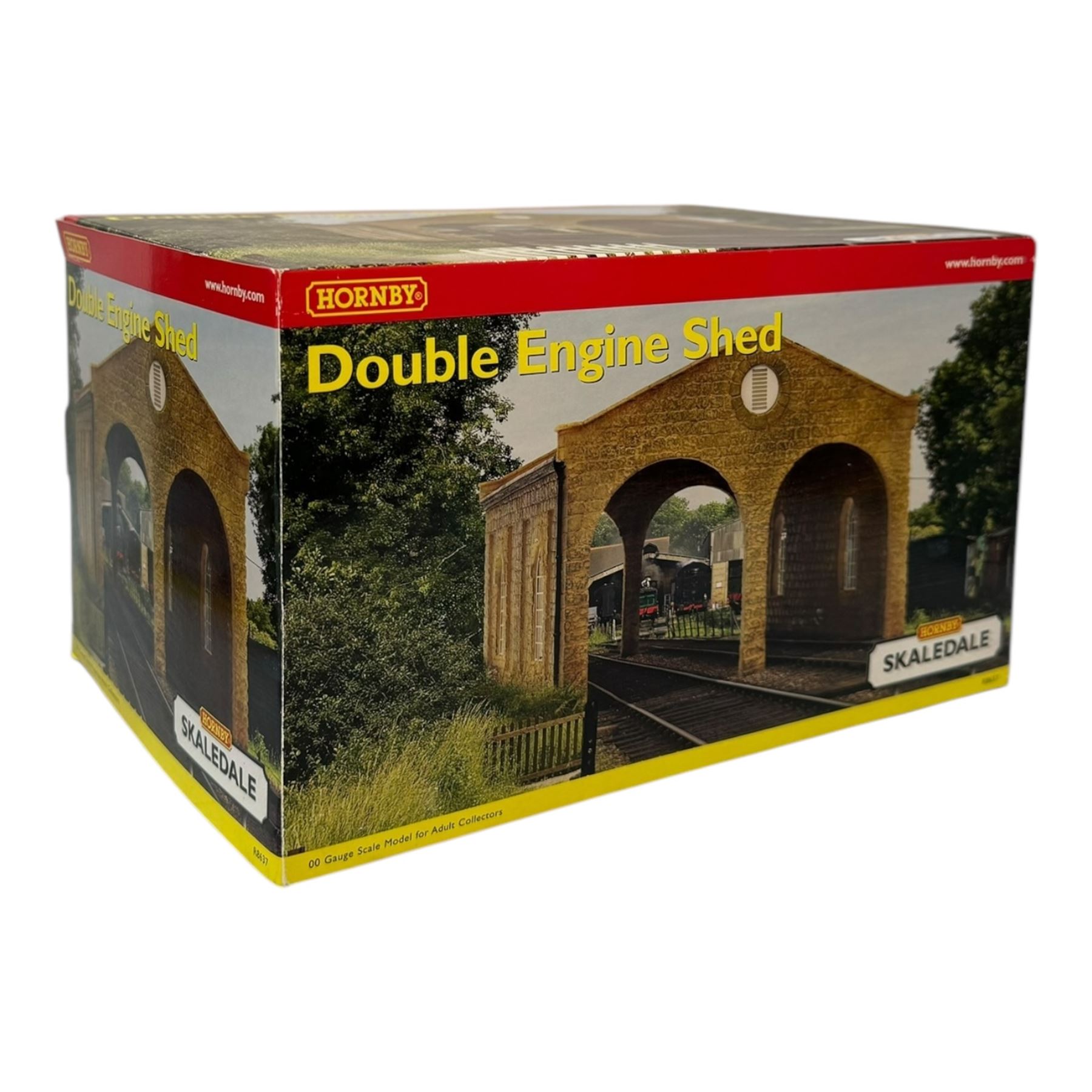 Ten Hornby '00' gauge Skaledale buildings, comprising R8505 The Kings Head Hotel, R8518 Old Green Cottages, R9716 City Dry Cleaners, R9678 Emma Williams Ladies Outfitters, R9800 Bus Shelter, R8637 Double Engine Shed, R8519 Misdale House, R8709 Fuel Oil Tanks, R8630 Toilet Block and R8603 Coal Staithes, all boxed