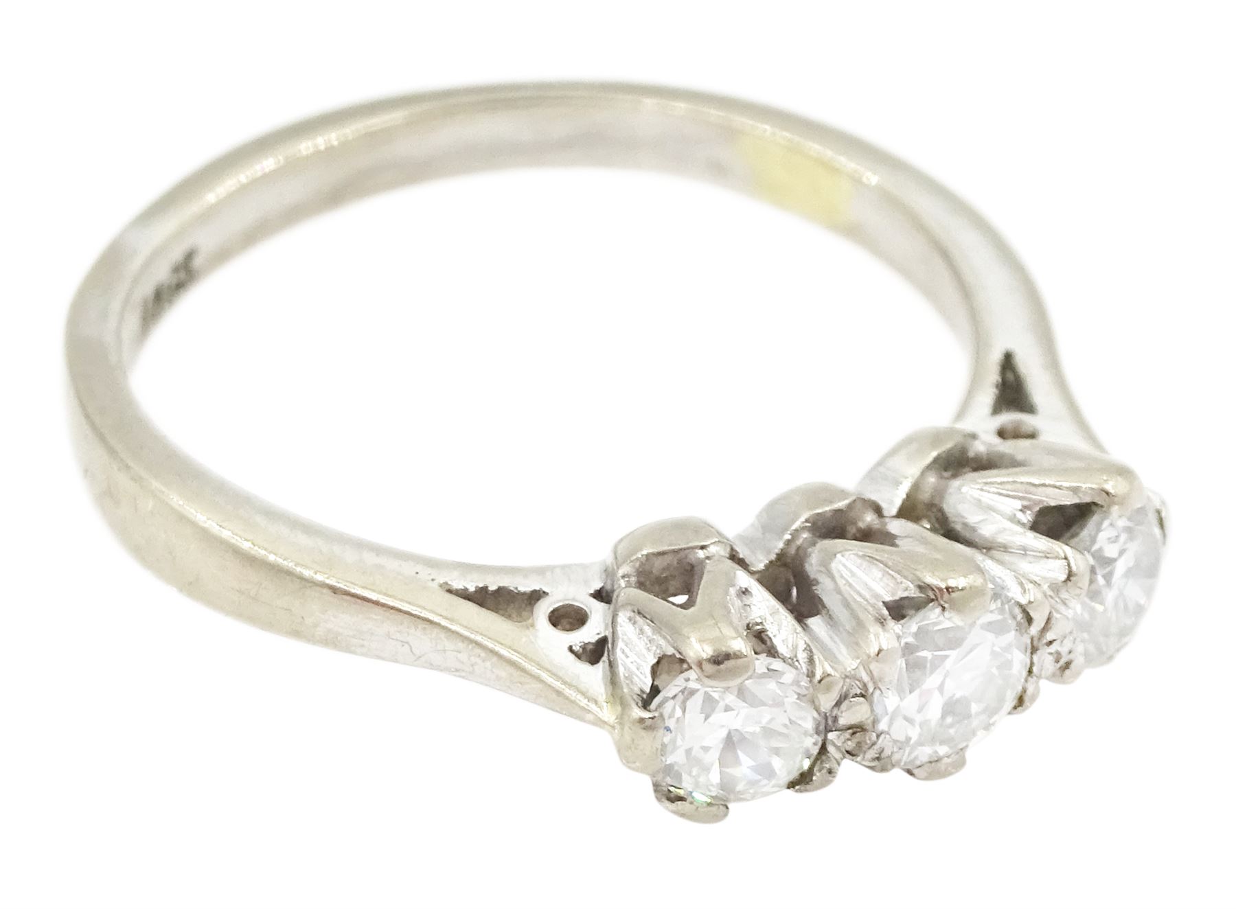 Early 20th century white gold three stone old cut diamond ring, stamped 18ct, total diamond weight approx 0.40 carat