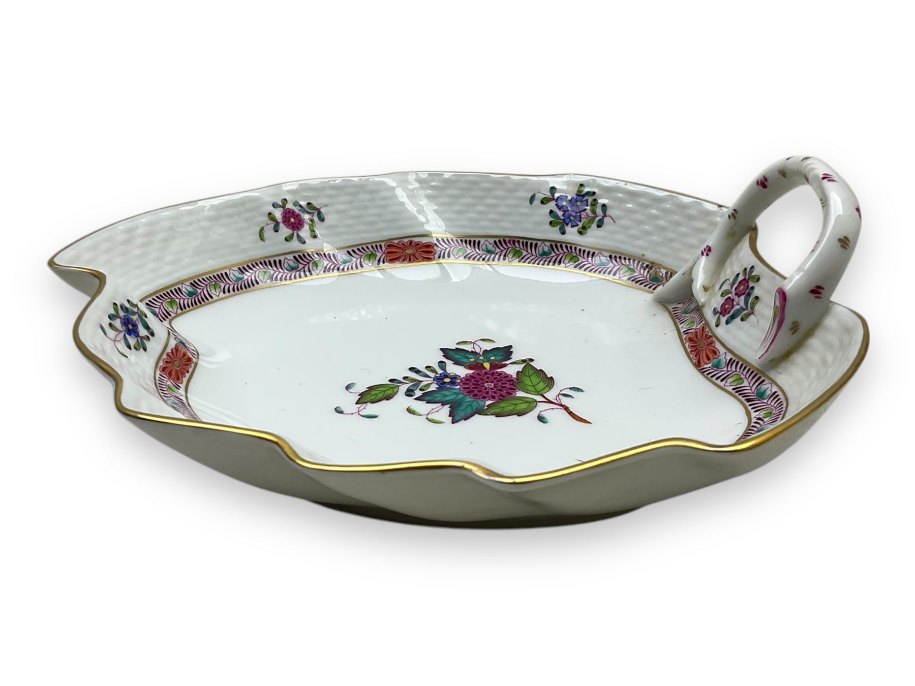 Herend porcelain leaf shaped dish, decorated in the Chinese pattern, printed mark to base