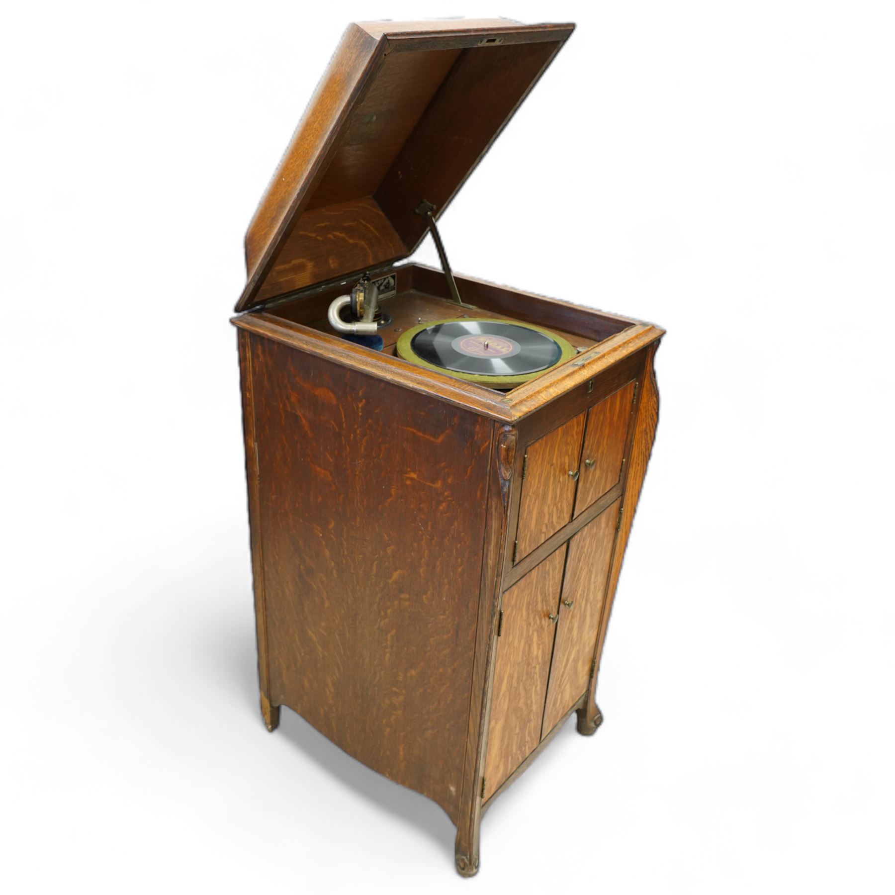HMV - Early 20th century 'Victor talking machine' oak cased gramophone record player