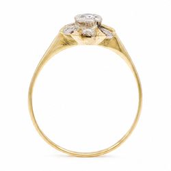 18ct gold diamond flower head cluster ring, round brilliant cut diamond surrounded by six single cut diamonds 