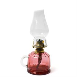 Late Victorian table oil lamp with green glass reservoir and metal base , cranberry glass oil lamp with loop handle and a pair of cranberry glass vases H30cm (4)