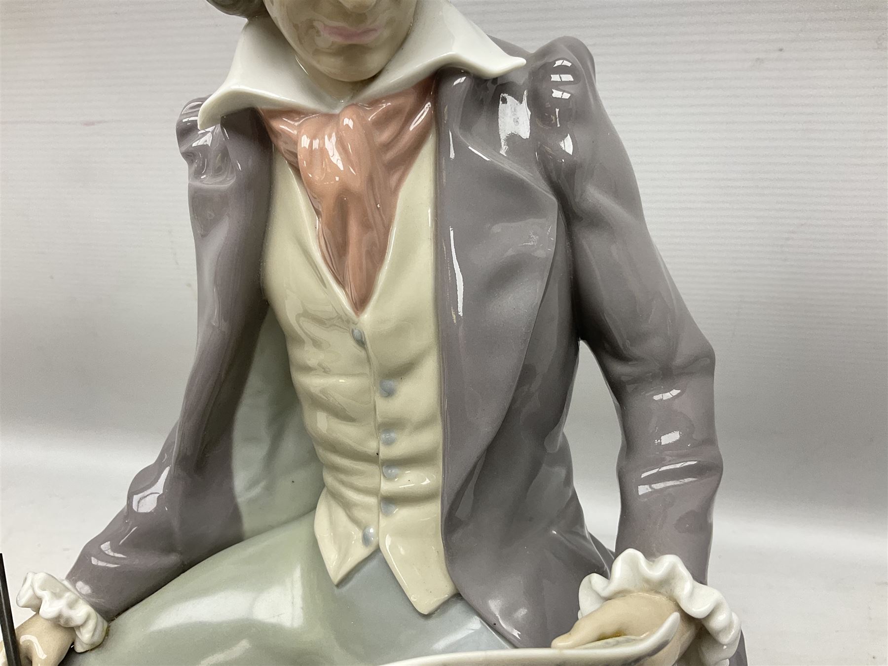 Lladro figure, Beethoven, limited edition 246/3000, Sculpted by Salvador Furio, no 5339, with original box year issued 1985, year retired 1993, H34cm