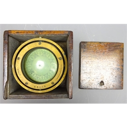  E.S. Ritchie and Sons, Boston, brass Nautical Compass No.81726, gimbal mounted in original slide top oak case , D12.5cm   