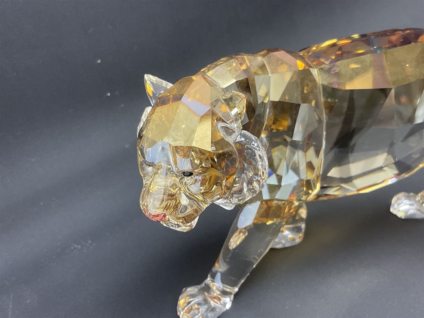 Swarovski Crystal tiger family, comprising adult and two cubs, adult H8.5cm 