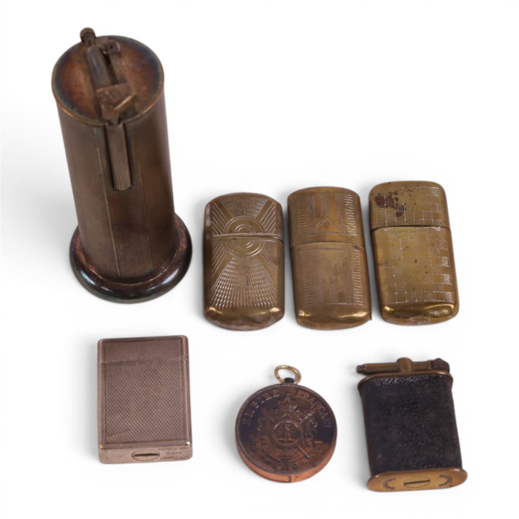 Collection of lighters, including three Art Deco cased lighters, Fujiama table lighter, Parker Roller lighter etc 