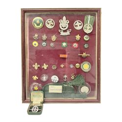 Boy Scout Interest; Boy Scouts insignia, to include metal pin badges and 1950's Scout Cord Award, fifty pence piece etc, thirty-one items  