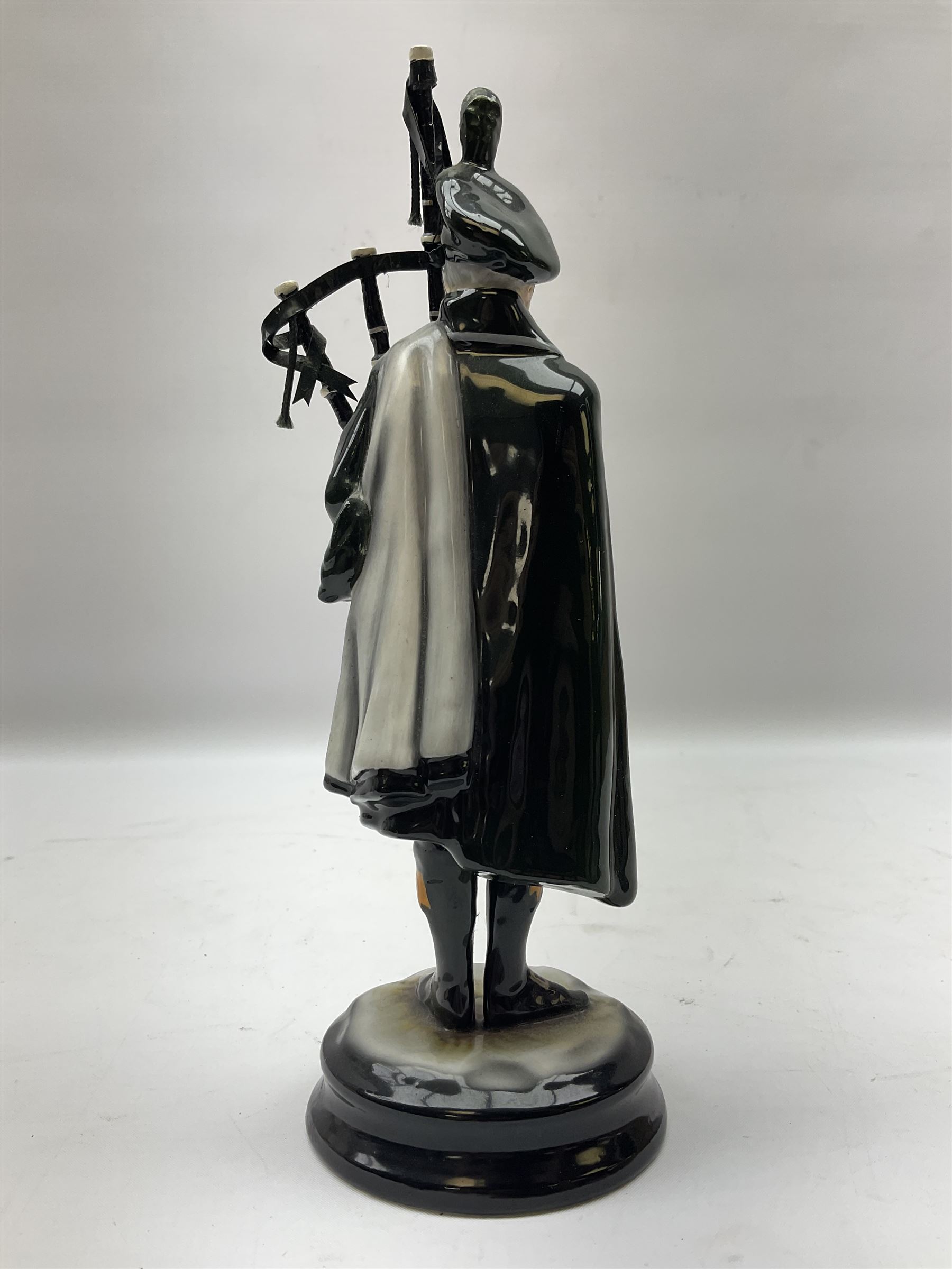 Michael J Sutty limited edition figure, Pipe Player, The Royal Irish Rangers 1980's, 241/250, H22cm