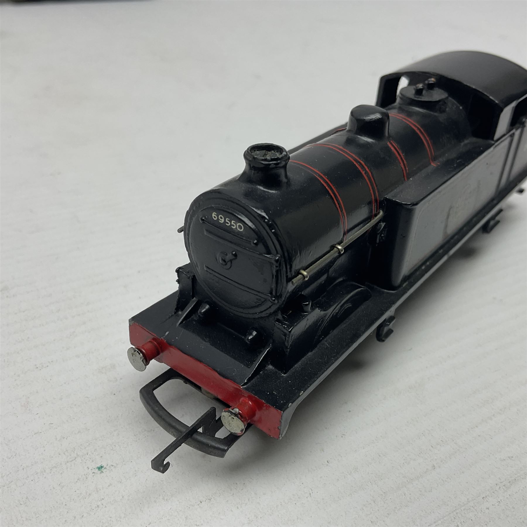 Wrenn '00' gauge - two Class N2 0-6-2 tank locomotives - No..9522 in LNER Light Green in original box with instructions; and No.69550 in BR Lined Black in associated Wrenn box with instructions; together with Tri-ang Wrenn '00' gauge Class A4 4-6-2 locomotive 'Mallard' No.60022; boxed (3)